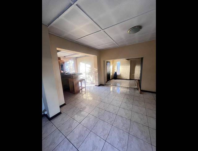 3 BEDROOM HOUSE FOR SALE IN WYCHWOOD